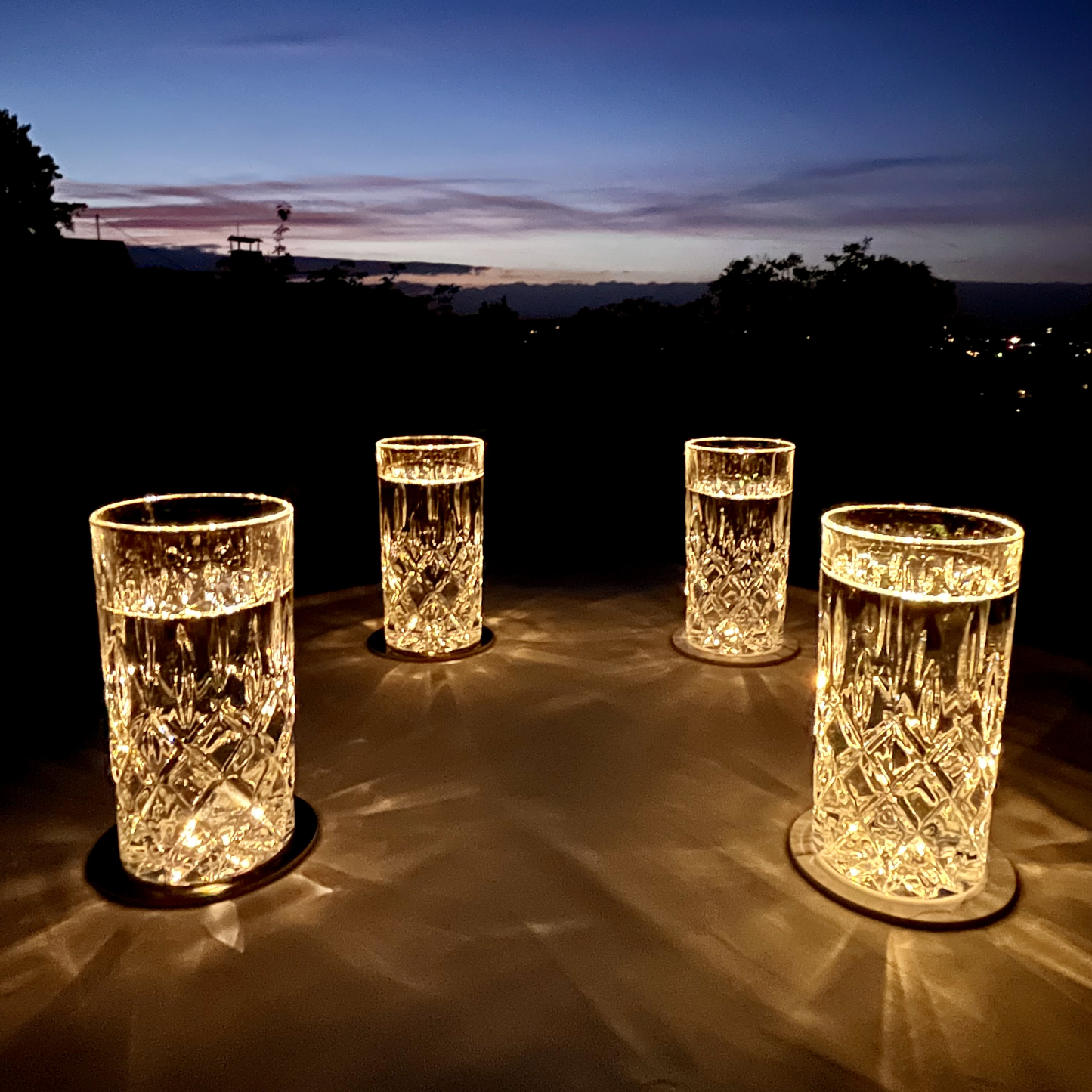 LumaGlow™ LED-Getränkeuntersetzer mit langlebigen Batterien