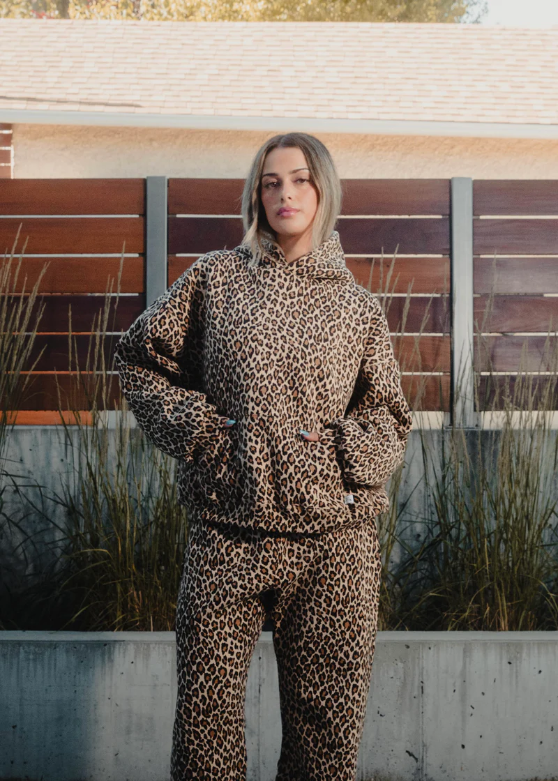 Elena | Unisex Kapuzenpulli mit Gepardenaufdruck